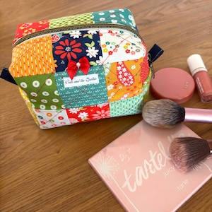 Medium Patchwork Makeup Bag, Toiletry Travel Pouch, Cosmetic Bag