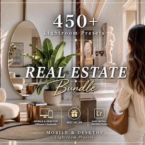 以下が含まれることがあります： 450以上のLightroomプリセットReal Estate Bundleのデジタル製品リスト。テキストオーバーレイ、モバイルおよびデスクトップ互換アイコン、大きな楕円形の鏡、観葉植物、椅子が配置されたモダンなインテリアシーンが特徴です。