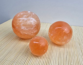Sphère orange en sélénite 4 cm, 6 cm, 8 cm | Sphère d'astrologie | Boule de sélénite | Sphère de cristaux | Méditation pour les amateurs de cristaux