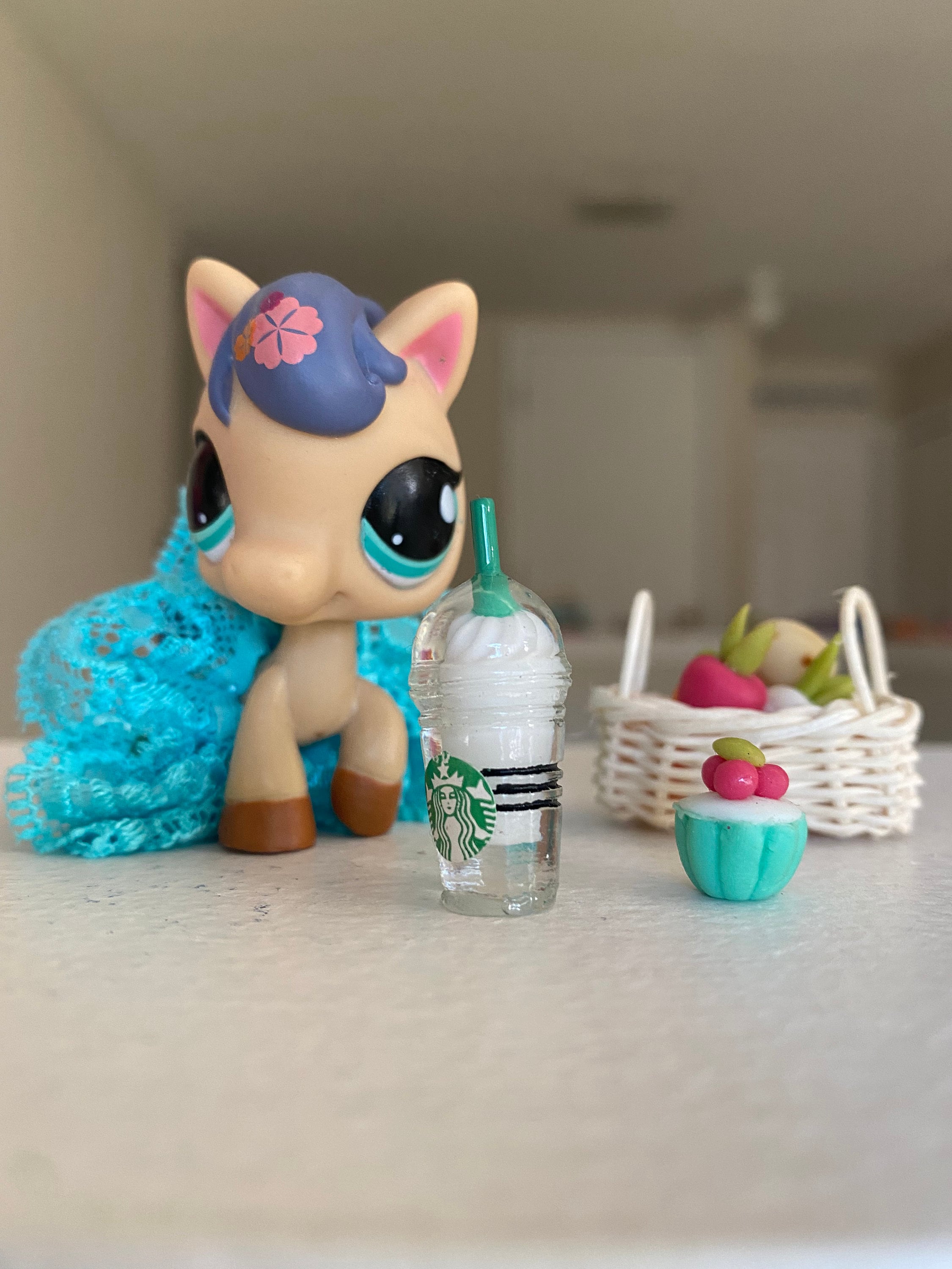 Littlest Pet Shop Tan and Purple Mane Flower Horse #1621  Hasbro LPS France Exclusive