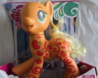 My Little Pony Applejack Doll: Twice as Fancy G4 Fakie (NRFB)