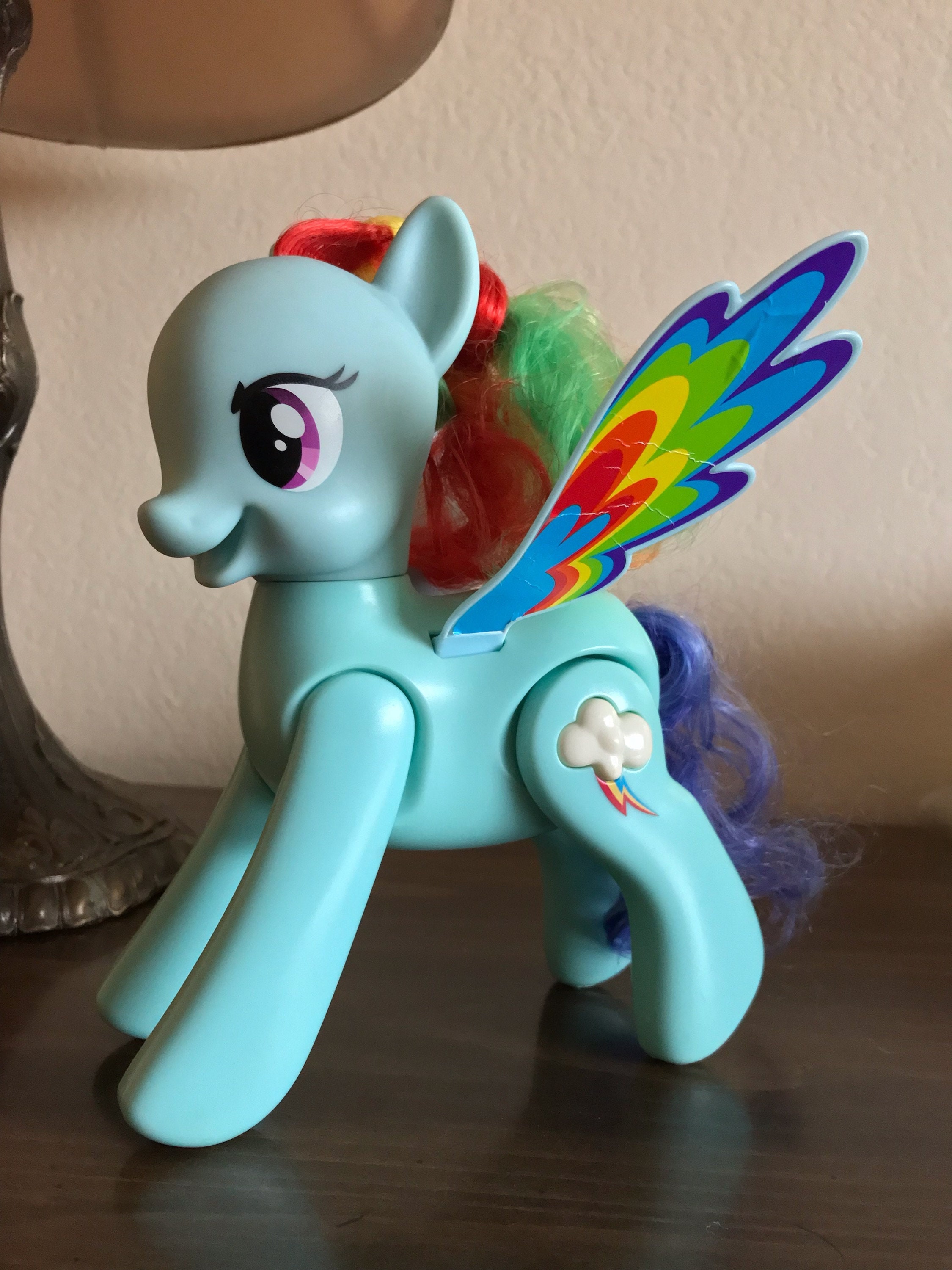 My Little Pony Rainbow Dash 9 Vinyl Art Figure