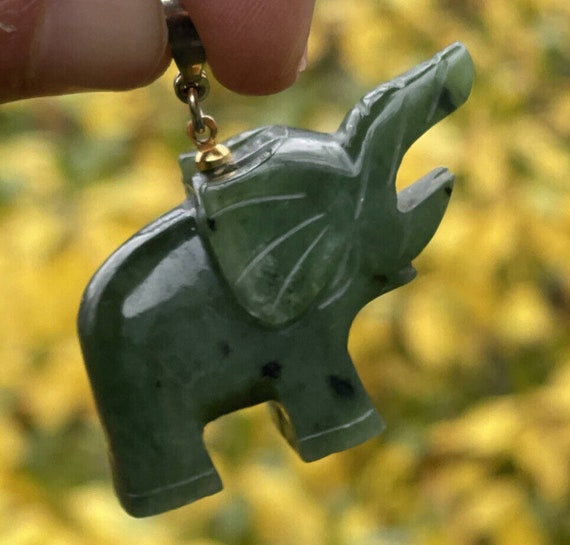 124ct Vintage Carved Black Nephrite Jade Elephant… - image 3