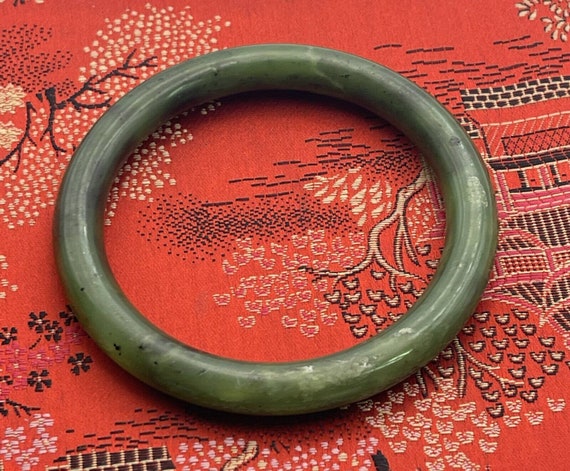 207ct Jade Bangle Vintage Jadeite Carved Bracelet… - image 5