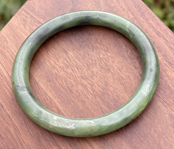 207ct Jade Bangle Vintage Jadeite Carved Bracelet… - image 7