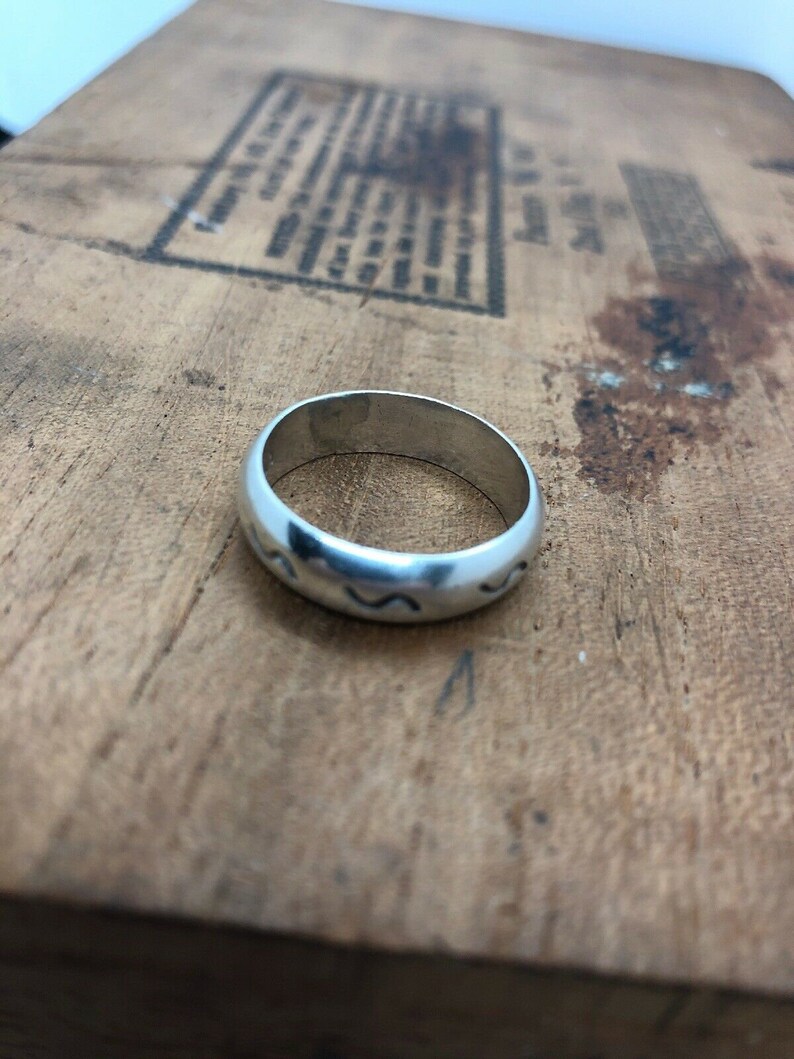 vintage southwest silver ring handmade artisan snake size 9 band designer signed LP 925