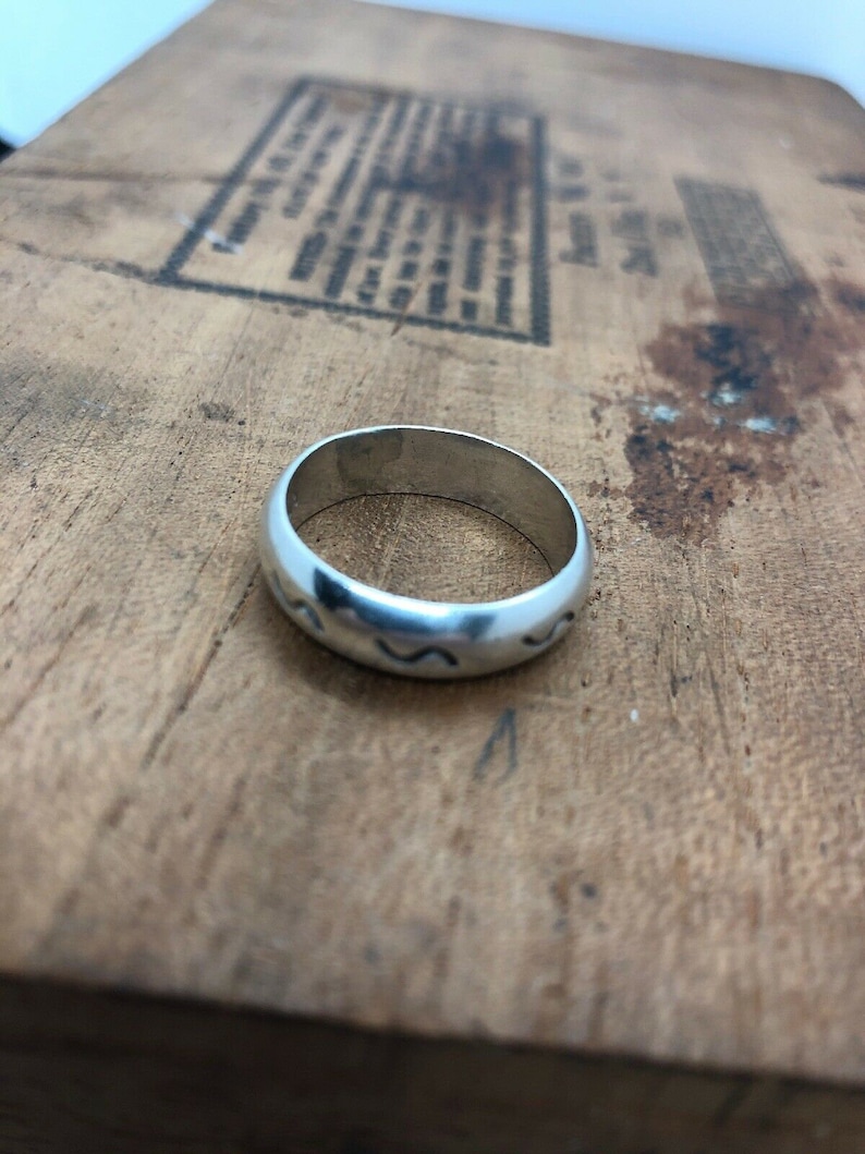 vintage southwest silver ring handmade artisan snake size 9 band designer signed LP 925