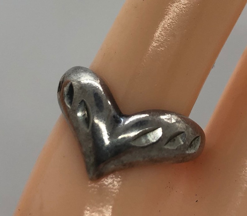 Vintage sterling silver heart ring size 6.5 love gifts for her womens girlfriend