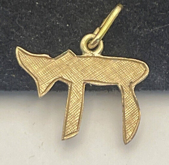 14K Yellow Gold Hebrew Chai Symbol Charm Necklace… - image 3