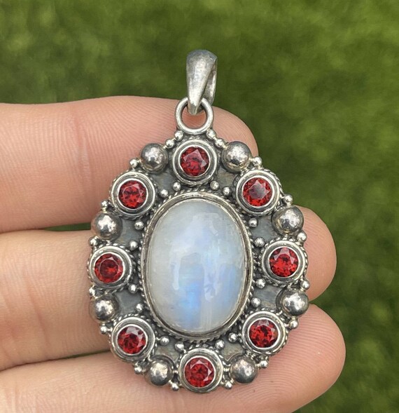 Vintage Doug Paulus Moonstone Garnet India Sterlin