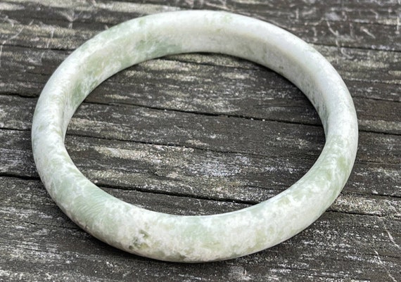 242ct Jade Bangle Vintage Jadeite Carved Bracelet… - image 1