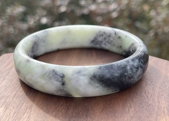 280ct Jade Bangle Vintage Jadeite Carved Bracelet… - image 1