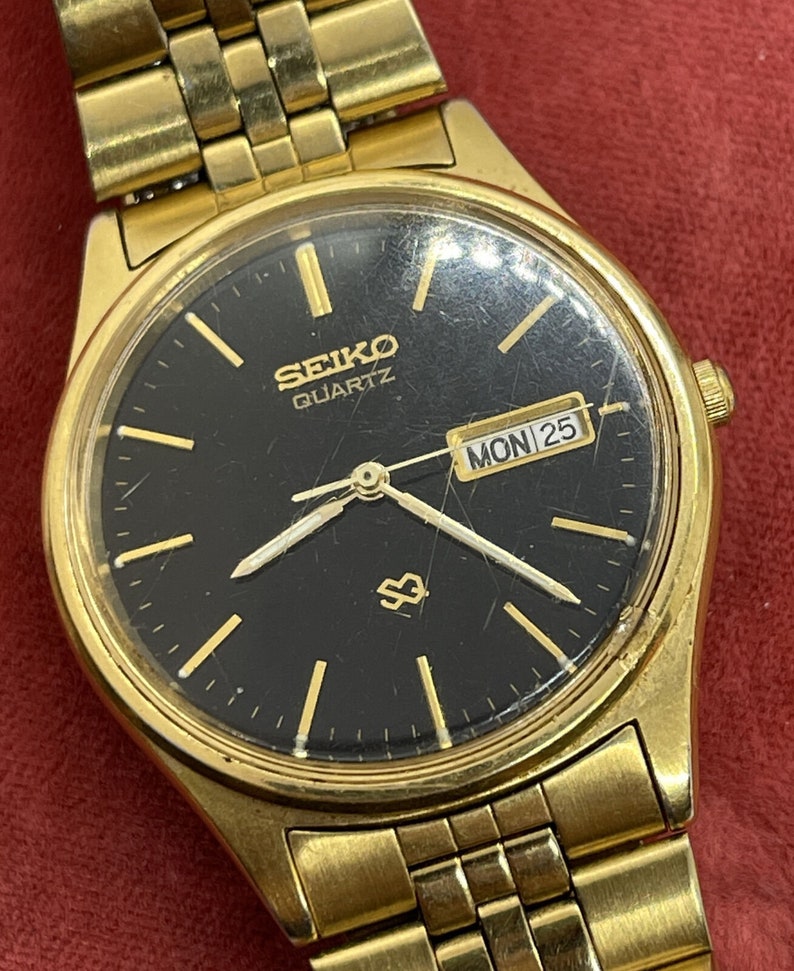 Vintage Seiko Watch 5Y23 8049 Gold Tone Quartz SQ Day/date - Etsy Canada