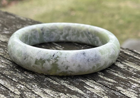 309ct Jade Bangle Vintage Jadeite Carved Bracelet… - image 3
