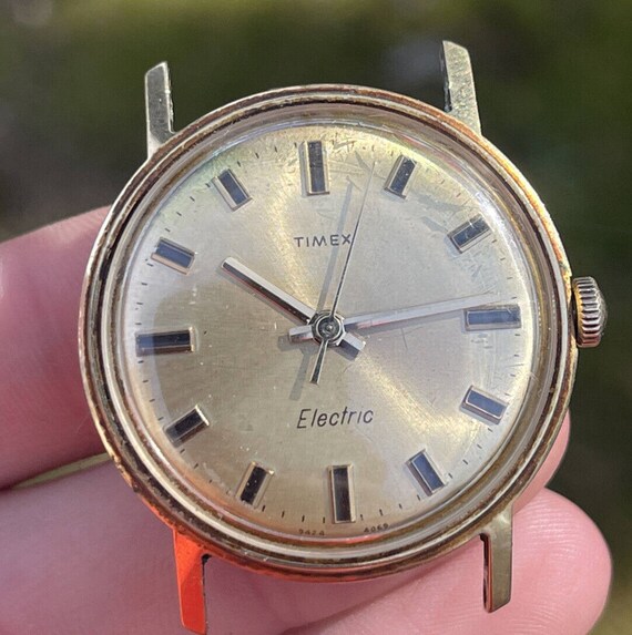Vintage Timex Men's Electric Wristwatch 1970s Gold