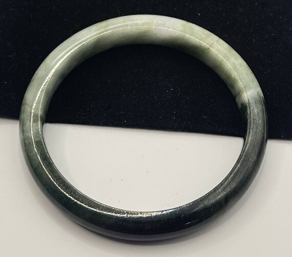 174ct Jade Bangle Vintage Jadeite Carved Bracelet… - image 4