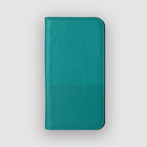Funda tipo cartera lisa en verde azulado oscuro / Funda tipo libro de piel vegana verde / Compatible con iPhone 16, 15, 14 y 13, y Samsung Galaxy S25, S24, S23 y S22