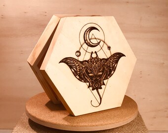 Manta of the Moonrays ~ Wooden hexa box // Wooden hexagonal box ~ Manta ray