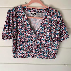VTG 80&#39;s Cottagecore Floral Crop Top Scalloped Edge Button Front Women&#39;s Medium