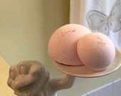 Relaxing bath bombs