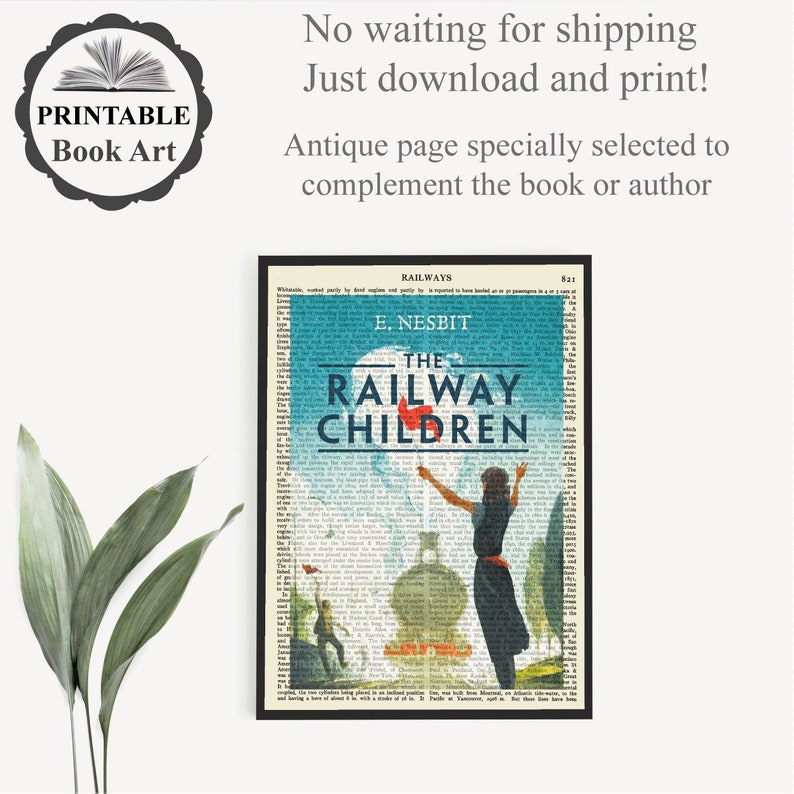 Puede incluir: Arte de libro imprimible con una portada de libro vintage para "The Railway Children" de E. Nesbit. La portada es azul con texto blanco y una ilustraci&oacute;n roja y blanca de una ni&ntilde;a agitando una cometa roja.