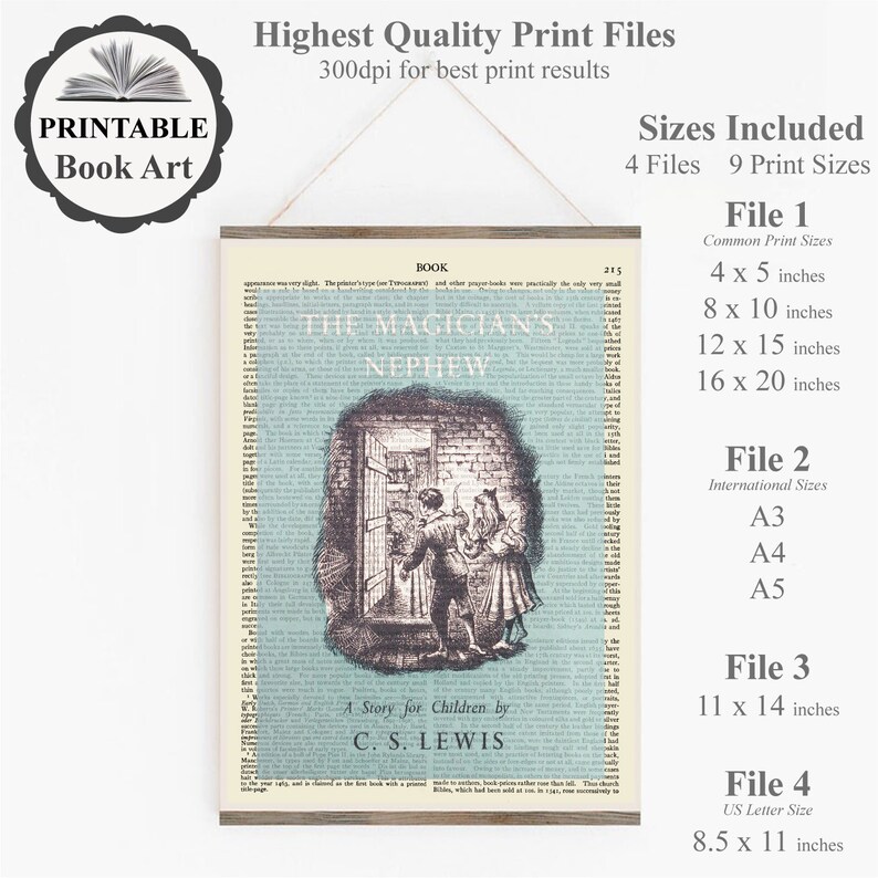Op de afbeelding: Printbare boekkunst met een vintage illustratie van een boekomslag voor "The Magician's Nephew" van C.S. Lewis. De omslag toont een zwart-wit illustratie van twee kinderen die in een deuropening staan. De titel van het boek is in zwarte tekst op een lichtblauwe achtergrond gedrukt. De tekst "A Story for Children by C.S. Lewis" is in zwarte tekst onder de illustratie gedrukt. De afbeelding bevat een beschrijving van de verschillende afdrukformaten die beschikbaar zijn voor aankoop.