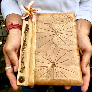 Quaderno biologico A5 con foglie di ibisco•Quaderno in pelle vegana•Diario spirituale•Diario sostenibile artigianale ecologico con carta fatta a mano