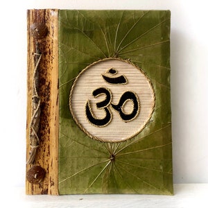 Quaderno spirituale Diario della gratitudine, diario Kraft Yoga, pelle vegana biologica, quaderno Eco Natural Leaf con simbolo om, carta riciclata