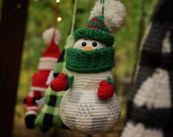 Snowman crochet pattern, mosaic crochet pattern, holiday decor, home decor, Christmas decor, snowman decor