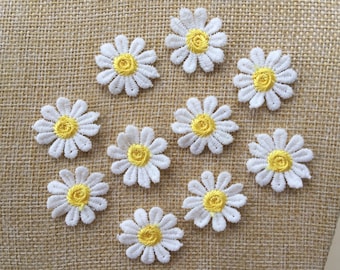 Beautiful Daisy Flower Embroidered Iron On Sew On Patches Patch Badges Transfers