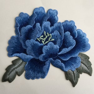 Insigne d'appliqués brodés à coudre grande fleur de pivoine, sept couleurs disponibles, Bleu