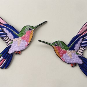 Set Of 2 Hummingbird Iron / Sew On Embroidered Patch Appliqués Badge zdjęcie 1