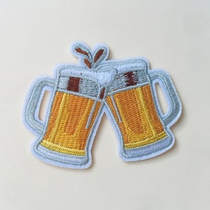 Insigne d&#39;appliqués brodés à repasser Cheers Glass Beers