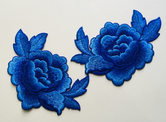 ロイヤルブルーのバラの花の縫い付けフル刺繍パッチアップリケ