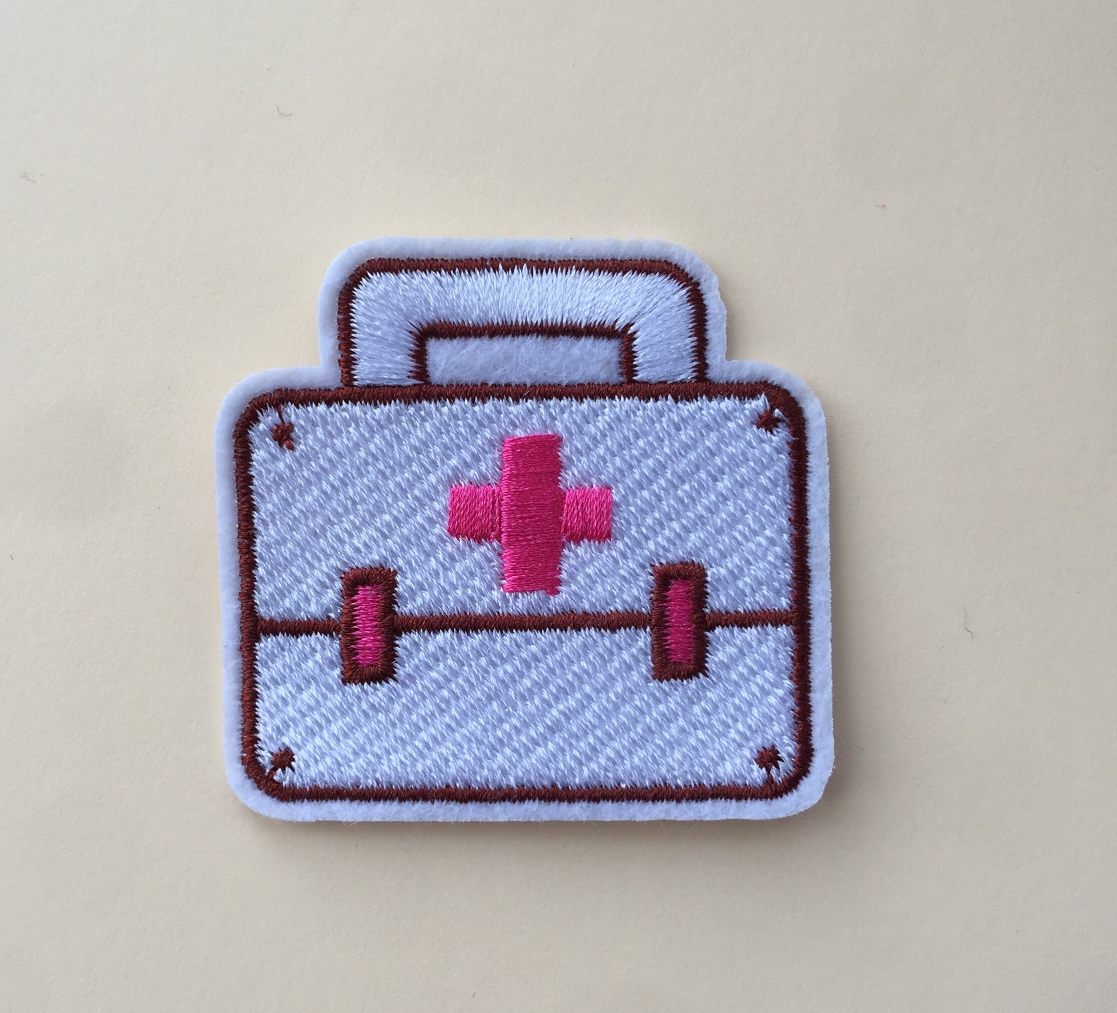 Toppa Professionale Sanitaria Toppa Ricamata Con Caduceo Blu Per Medici, Infermieri, EMT - Applique Da Cucire O Stirare Theme Hospital - 2