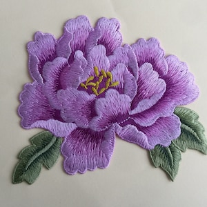 Naszywka z dużym kwiatem piwonii, haftowana naszywka, dostępne w siedmiu kolorach, Purpurowy