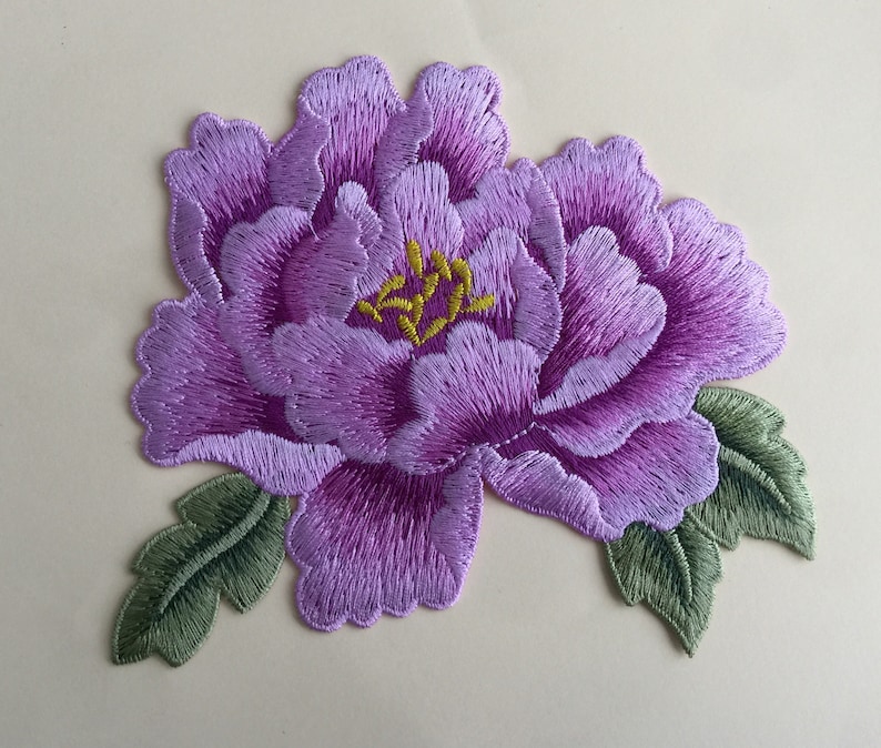 Insigne d'appliqués brodés à coudre grande fleur de pivoine, sept couleurs disponibles, Violet