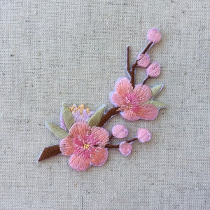 Peach Apple plum Blossom Flower Iron/ Sew On Embroidered Patch Appliqués Badge style 4: 3.5cm x 8cm