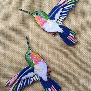 Set Of 2 Hummingbird Iron / Sew On Embroidered Patch Appliqués Badge zdjęcie 2
