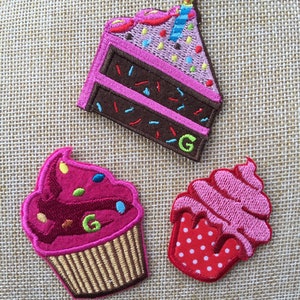 Set Of 3 Cupcakes Iron/ Sew On Embroidered Patch Appliqués Badge