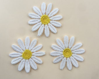 Set Of 3 Daisy Flower Crochet Flower Sew On Embroidered Patch Appliqués Badge