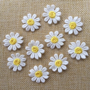 Set Of 10 Daisy Flower Sew On Embroidered Patch Appliqués Badge zdjęcie 3