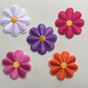 Set of 5 Flower petals Iron/ Sew On Embroidered Patch Appliqués Badge