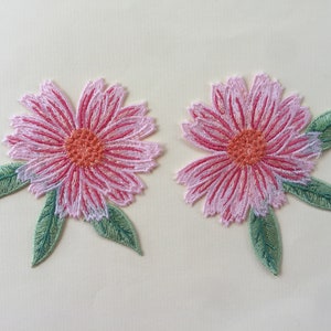 Set di 2 stemmi applicati con toppa ricamata rosa con fiore margherita