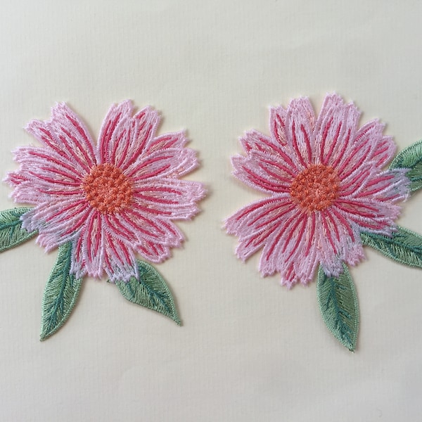 Set di 2 toppe ricamate da cucire a forma di fiore di margherita rosa
