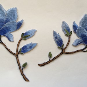 Parche bordado termoadhesivo de flor de magnolia azul (juego de 2)