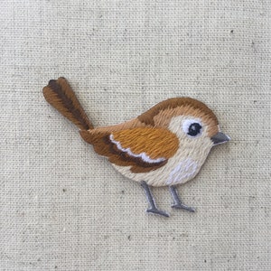 Insigne d'appliqués brodé petit oiseau de haute qualité à coudre Brown (3.5cm x 6cm)