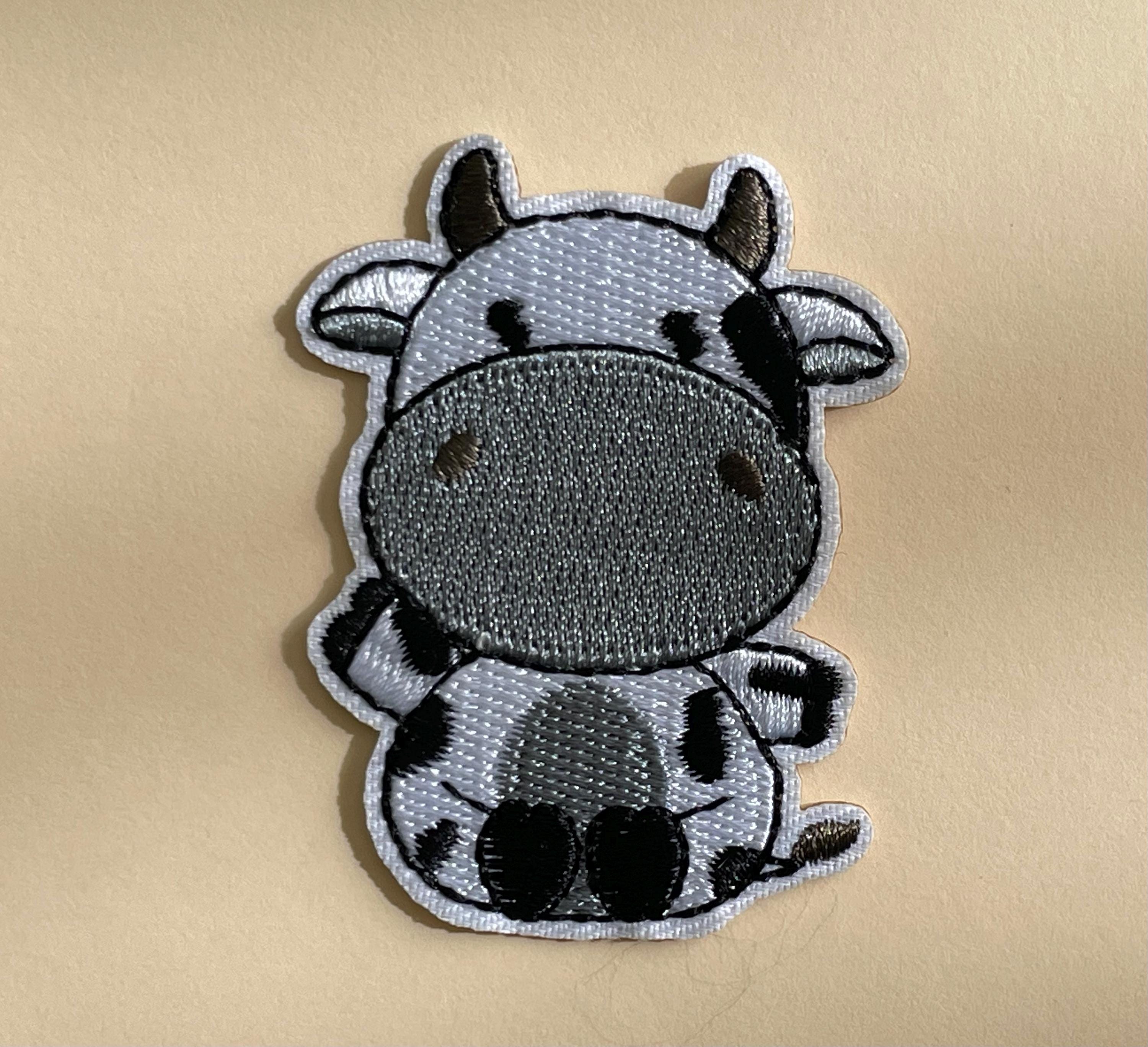 Mucca Carina Maculata In Piedi Nei Colori Pastello Blu E Viola In Stile Cartone Gm1258090088 368904423 - Foto 4