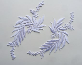 Set Of 2 White Colour Flower Iron/ Sew On Embroidered Patch Appliqués Badge