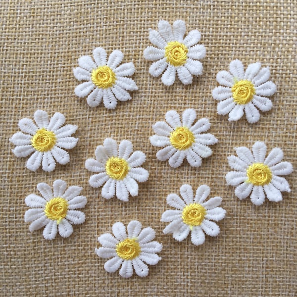 Set Of 10 Daisy Flower Sew On Embroidered Patch Appliqués Badge